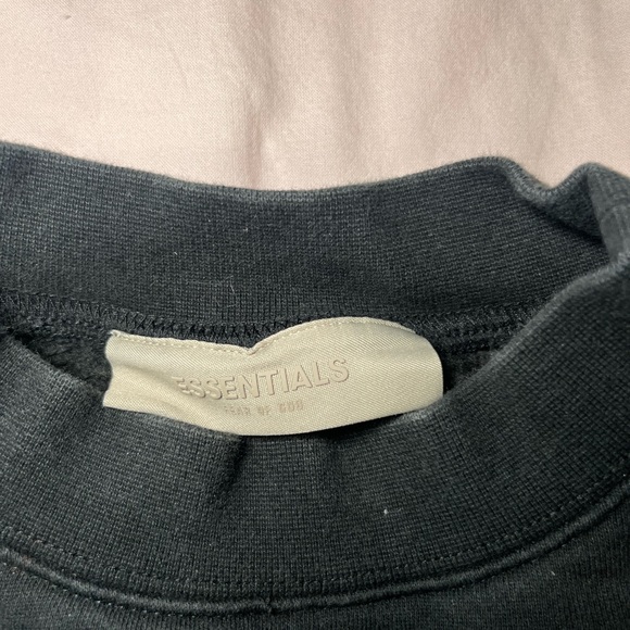 Essentials crew neck - Picture 3 of 3